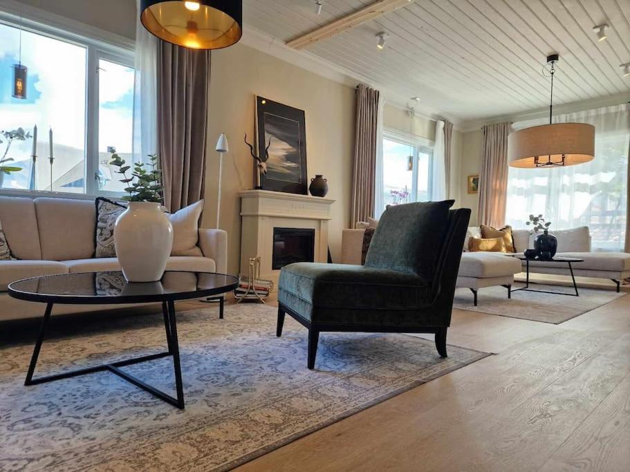 Villa Close To The City Centre Тромсьо Екстериор снимка