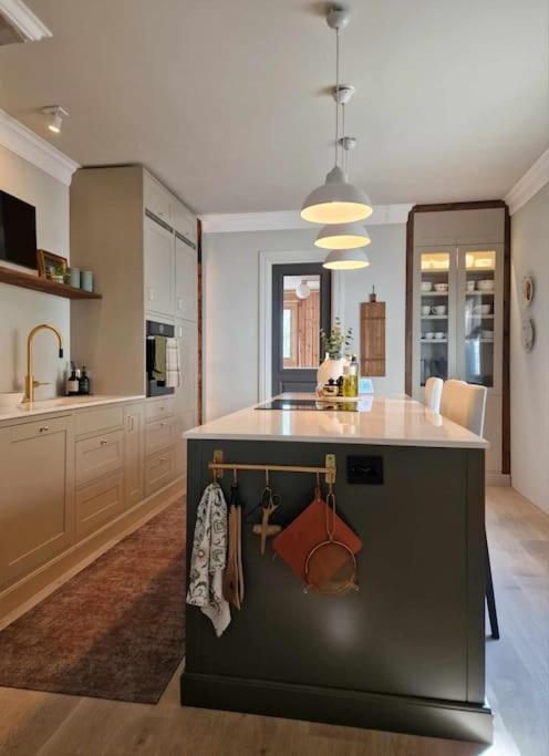 Villa Close To The City Centre Тромсьо Екстериор снимка