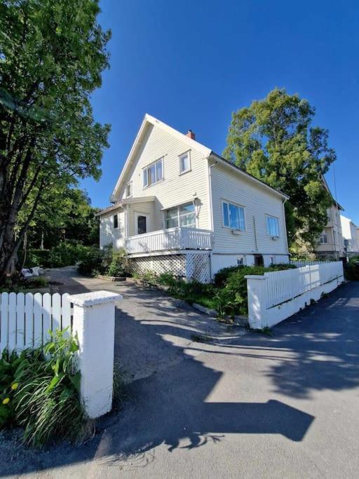 Villa Close To The City Centre Тромсьо Екстериор снимка